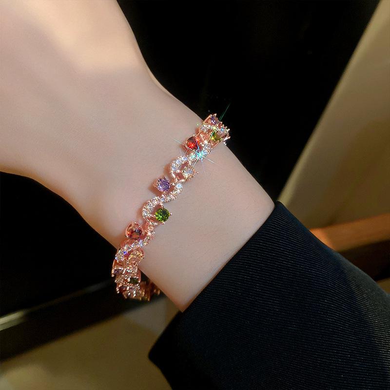 Zircon Flower Geometric Open Bangle: Elegant Retro Bracelet for Women