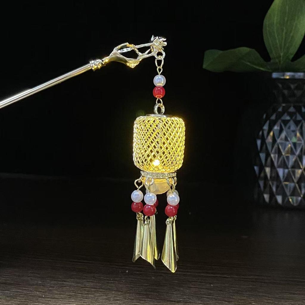 Ancient Style Luminous Hairpin: High-End Alloy Lantern Design for Hanfu Skirts