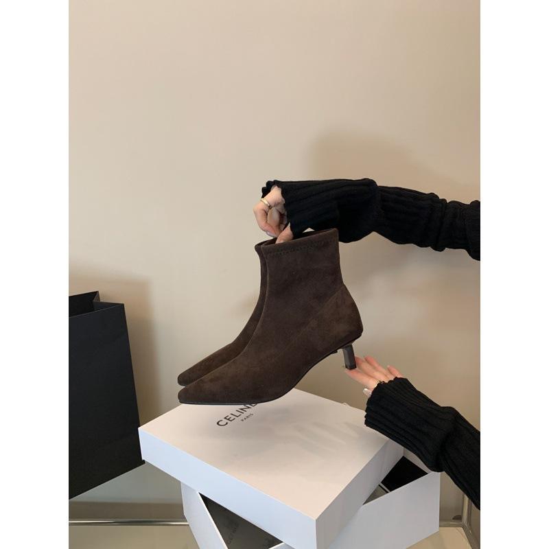 

2025 autumn and winter new fashion versatile pointed heel elastic boots Internet celebrity thin boots medium boots high heel plus 39 темно-коричневого