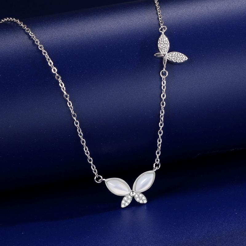 Butterfly Necklace Women's Fashion Light Luxury Niche Exquisite High-end Sense Diamond-encrusted Butterfly Pendant Women