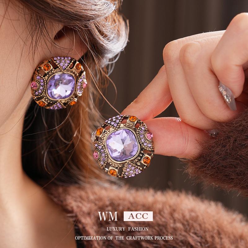 Vintage Silver Needle Diamond-Encrusted Square Earrings - Retro Court Style Luxury Ear Clips