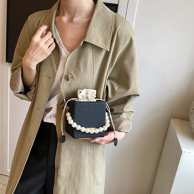 Chic And Stylish New Autumn Bucket Bag In Khaki Pink Black White And Brown For Women