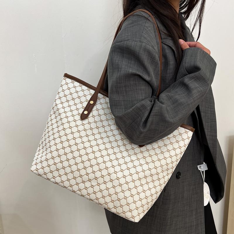 Premium Big Bag 2025 New Trendy Light Luxury Women's Bag Shoulder Bag Large Capacity Commuting Versatile Fashion Tote Bag