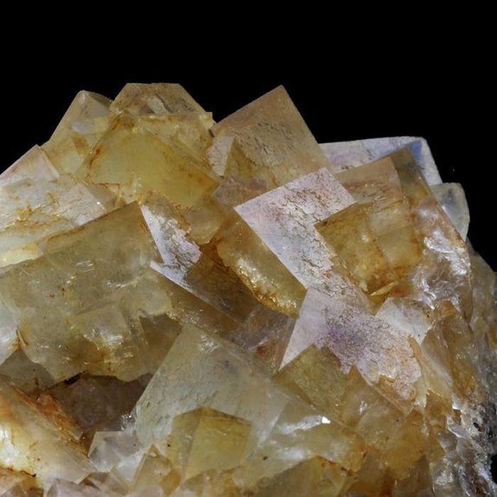 Pierres et Minéraux. Fluorite. 1234.0 ct. Arbouet, Pyrénées-Atlantiques, France..