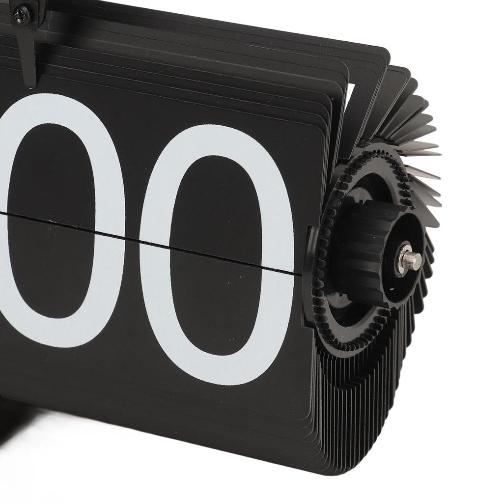 A Flipping Clock with Page Turning Automatically for Modern Home Decoration Full of Sense of Technology Retro Table Clock