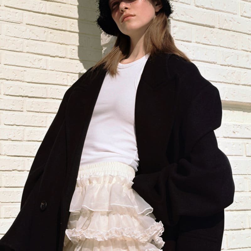 AWESOME NEEDS MUSHROOM HAT_FEATHER BLACK