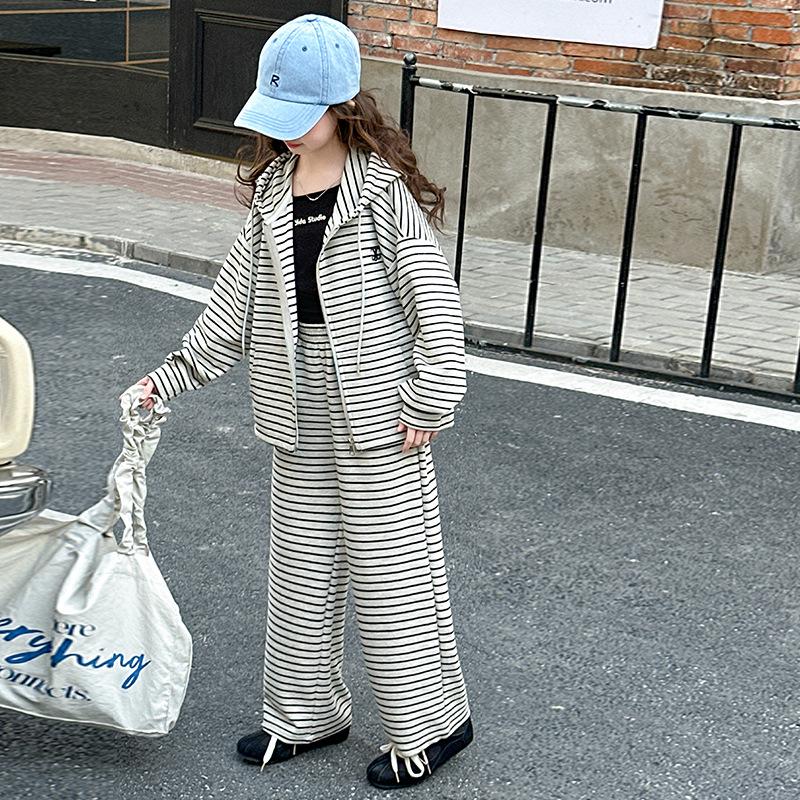 

Комплект спортивной одежды для девочек в полоску с капюшоном - Весна/Осень 2025: Повседневный свободный костюм-двойка с длинным рукавом 170 cm серый