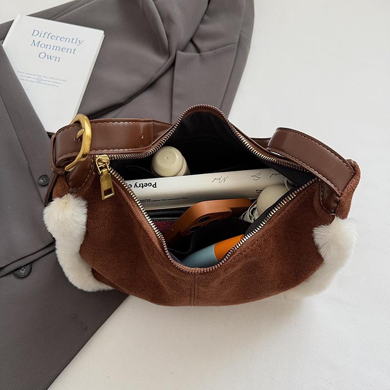 New Retro Suede Underarm Bag Women's 2025 Autumn and Winter Fluff Bucket Bag Contrasting Color Shoulder Bag Versatile Messenger Bag