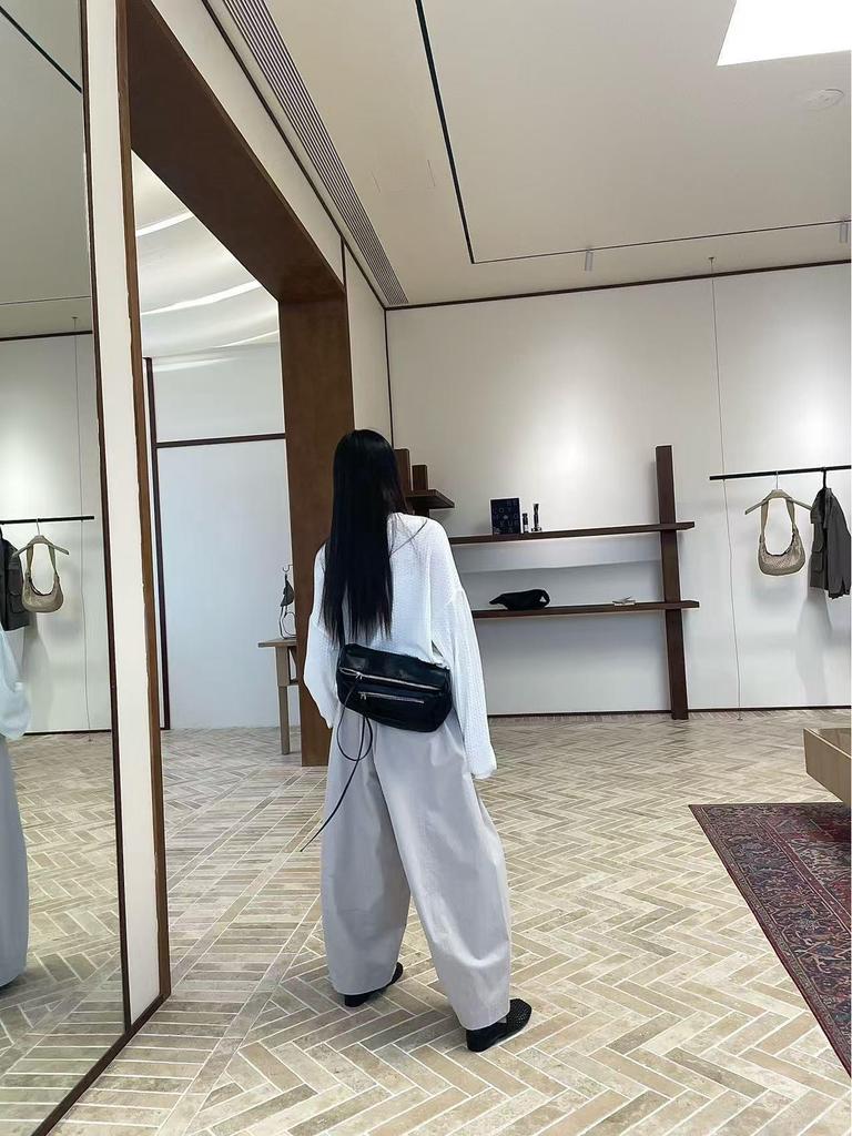 Autumn 2025 Japanese Casual Wide-Leg Elastic Waist Pants for Women - Versatile, Loose, Slimming, and Simple Style.