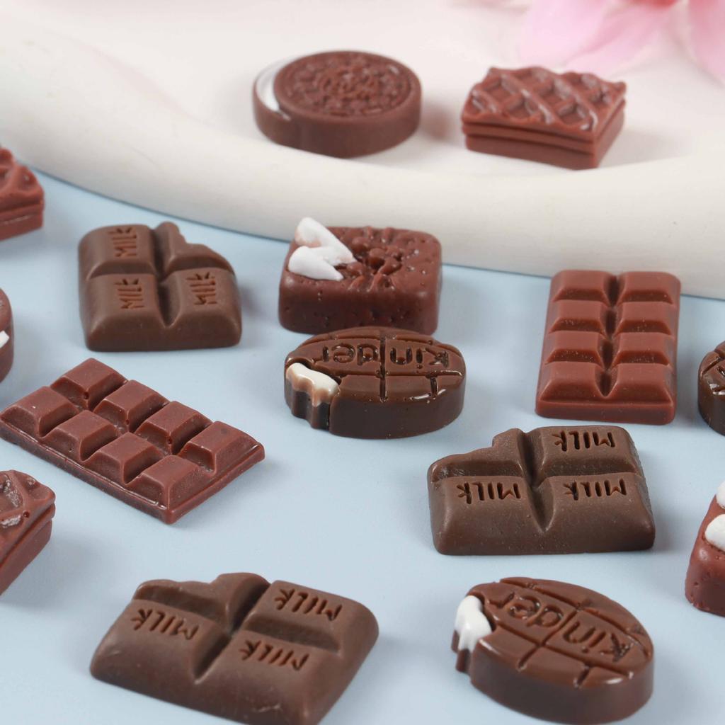 10PCS Cute Mini Simulation Chocolate Dollhouse Miniature Food Candy Figurine Embellishments DIY Scrapbook Craft Accessories