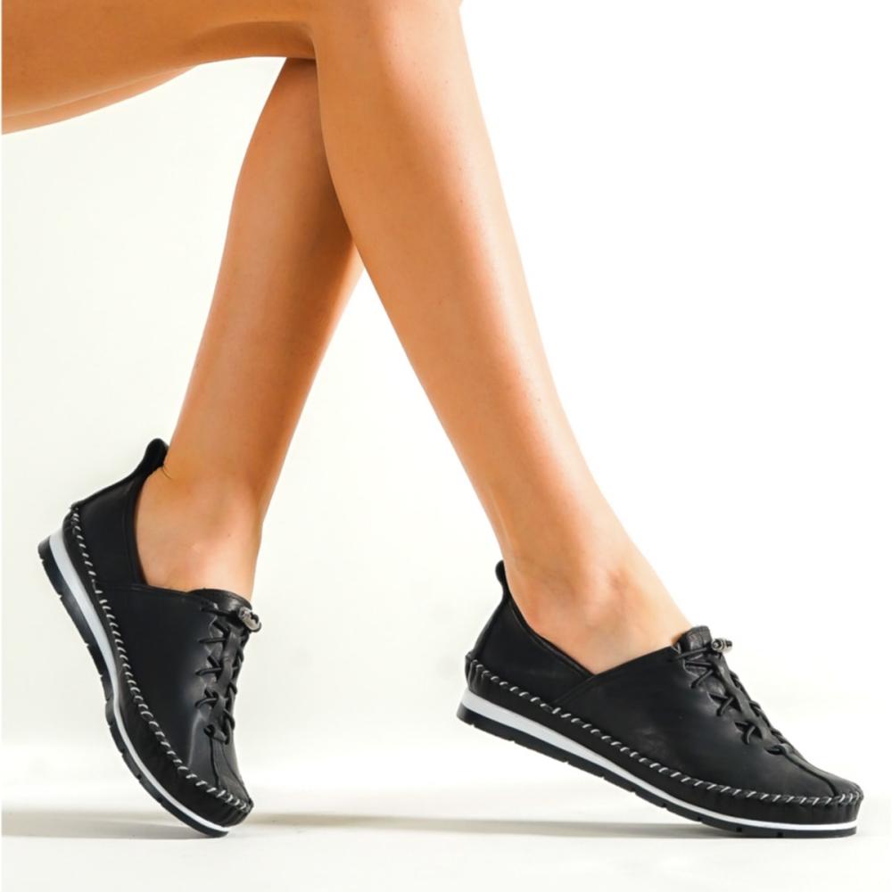 Flache Lederschuhe aus echtem Leder in Beige für Damen