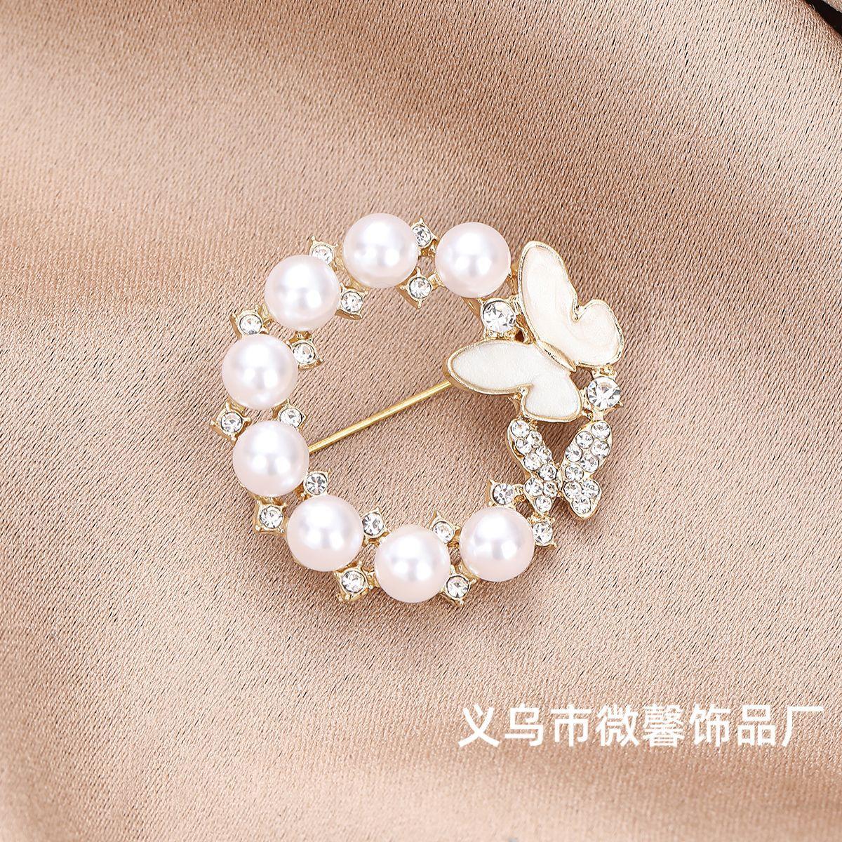 Butterfly pearl brooch niche design retro elegance temperament Hanfu cheongsam anti-light brooch accessories белый