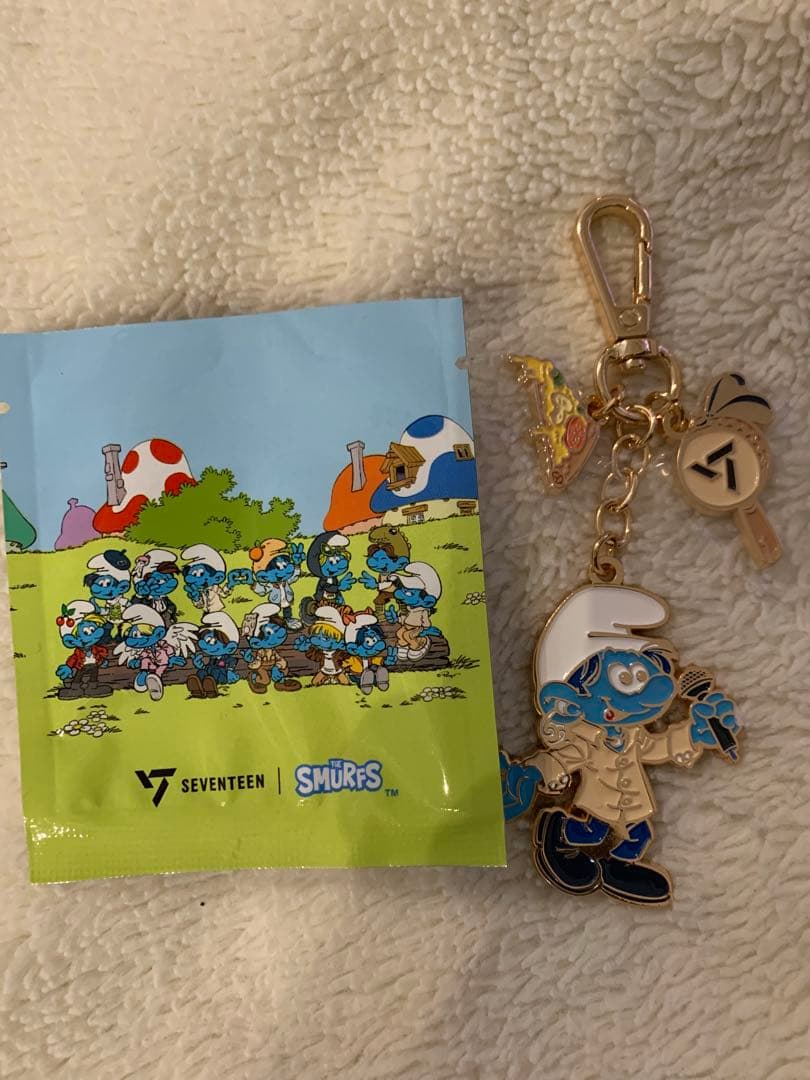 

[USED] SEVENTEEN SMURFS Isaac Toast Keyring Dokyeum