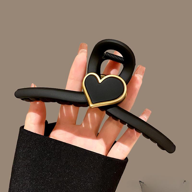 

1 шт. Модный минималистичный матовый зажим-краб в форме сердца, очень большой зажим-акула, шикарная заколка в стиле маленького аромата для женщин, элегантное украшение для волос чёрный