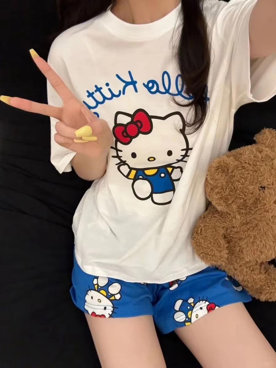 

2026 новая футболка Hello Kitty из мягкого хлопка с коротким рукавом и круглым вырезом, милый принт, легкий летний топ для женщин, повседневная одежда S