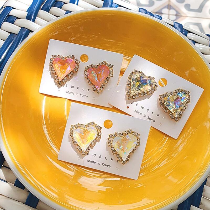 

Chumaro Cubic Earrings Heart Shape Color Big Women pink