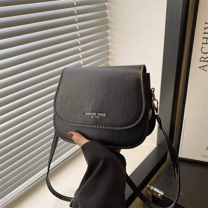 Simple Casual Versatile Fashion Solid Color Commuting Versatile Daily Practical Shoulder Messenger Bag Spring and Summer Small Square Bag