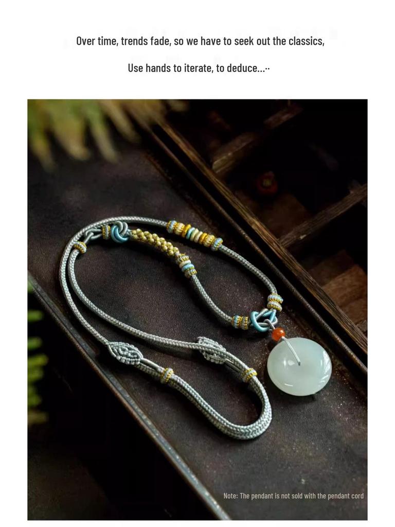 Ręcznie wykonany naszyjnik z wisiorkiem z jadeitu z klamrą Pokoju na sznurku w kolorze kwiatu brzoskwini