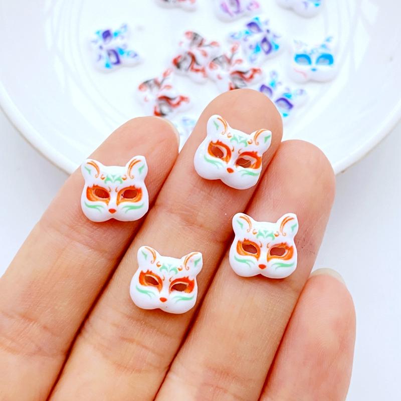 50 Stück Neu Süß 10mm Mini Niedlich Cartoon Maske Flache Rückseite Harz Cabochons Scrapbooking DIY Schmuck Basteln Dekoration Zubehör