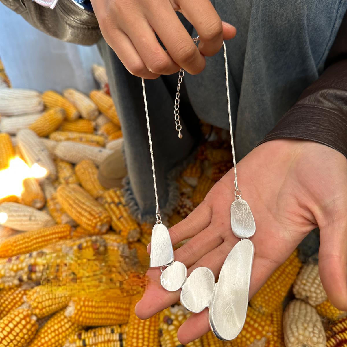 

DIMANAF 2024 Four Seasons Кулон Ретро Аксесуар Довгий Етнічний Стиль Лист Прості Аксесуари Кулон A01 срібний