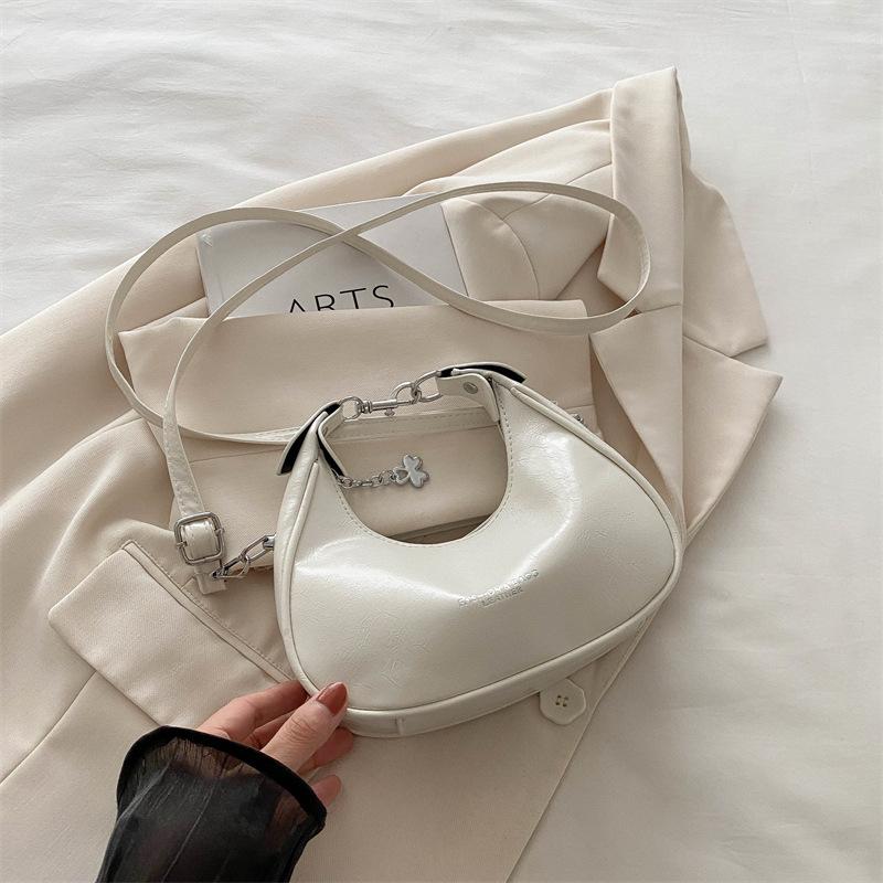 Niche Portable Crescent Moon Bag Women's 2025 New Trendy Fashion Underarm Bag Versatile Shoulder Messenger Bag