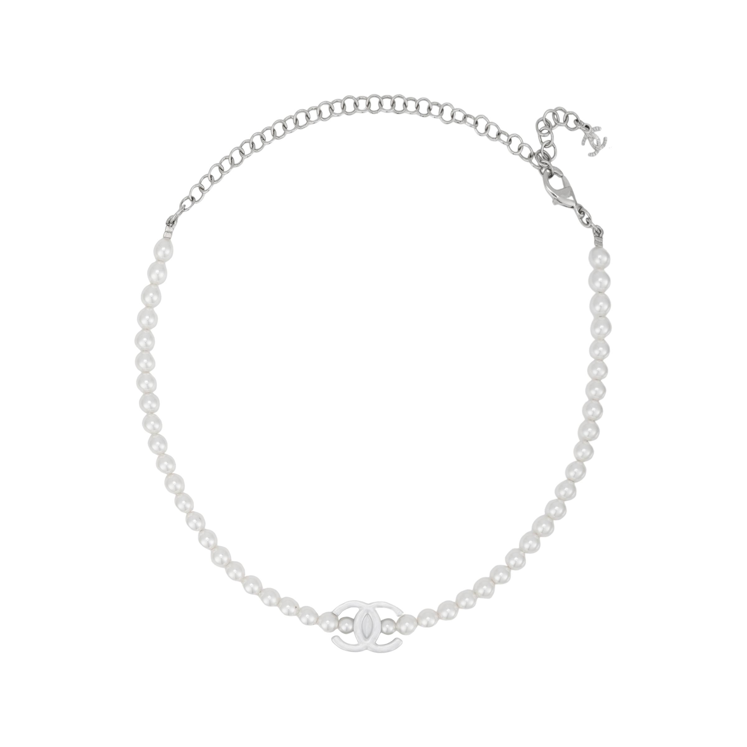 

Chanel 25C Early Spring Brand Pendant Necklace Women necklace White ABF105-B19296-NADGE Box+Padding Board