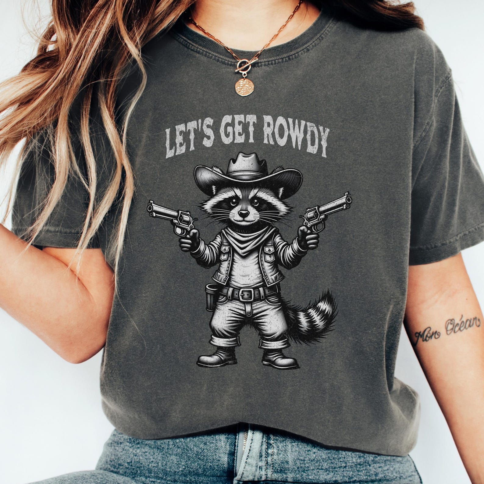 Cowboy Raccoon Shirt, Comfort Colors Raccoon T-Shirt, Funny Western T Shirt, Wild West Graphic Tee, Trash Panda Shirt, Cowboy Carter Tour XL