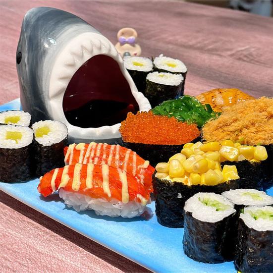 Talerz do sushi w kształcie rekina 3 w 1 Ceramiczny talerz obiadowy z miseczką na sos Uchwyt na pałeczki do sushi Tacka na jedzenie Bezpieczny w kuchence mikrofalowej