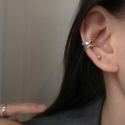 Retro Old Crown Ear Clips Female Without Ear Holes High-level Sense of The Niche Ear Bone Clips Light Luxury Fashion Tide Earrings Studs Daily Wear