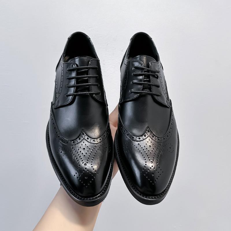 Men's Brogue Shoes British Style Business Shoes Classic Leather Dress Shoe Hollow Out Design Oxfords Wedding Party Shoes for Men