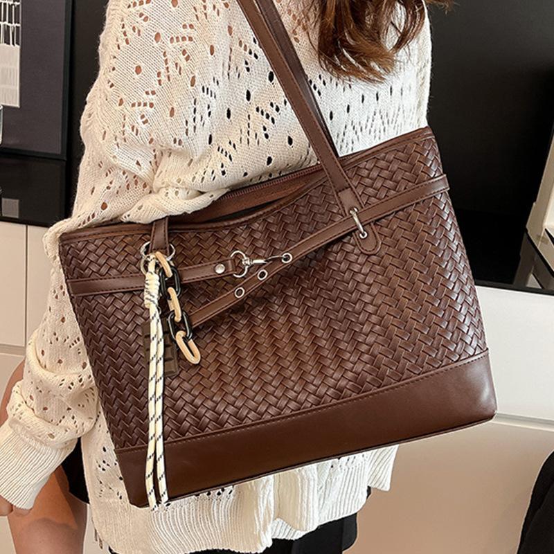 High-end Casual Women's Bag, Fashionable Tote Bag, Simple Large-capacity Commuter Shoulder Bag
