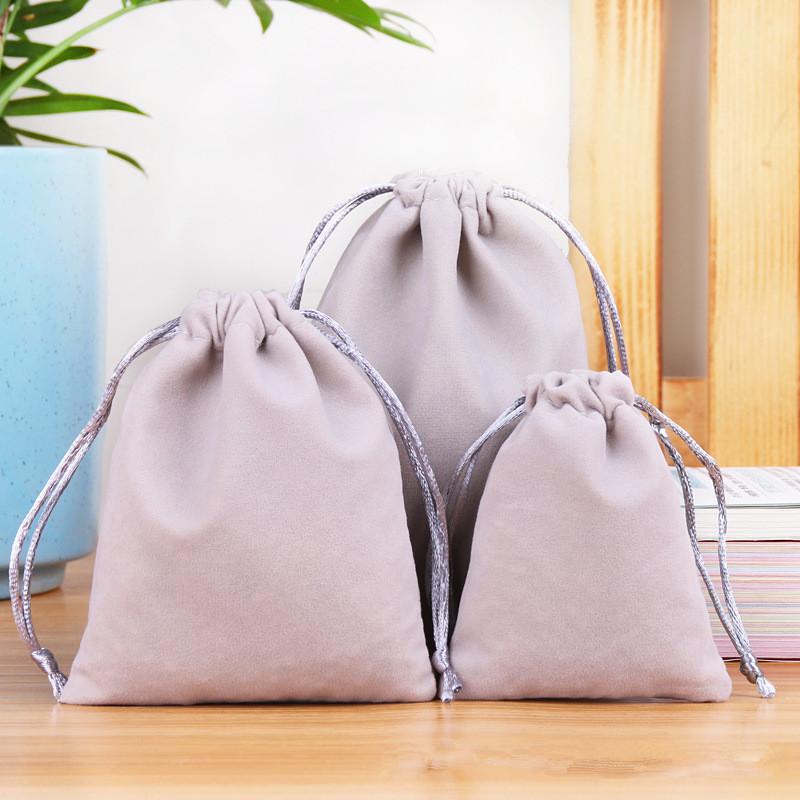 

10 Pcs/Lot Christmas Party Gift Package High Quality Multi Colors Velvet Jewelry Bag Wedding Candy Luxury Small Drawstring Pouch 7x9cm(10pcs)&9.5x9.5x11cm светло-серый