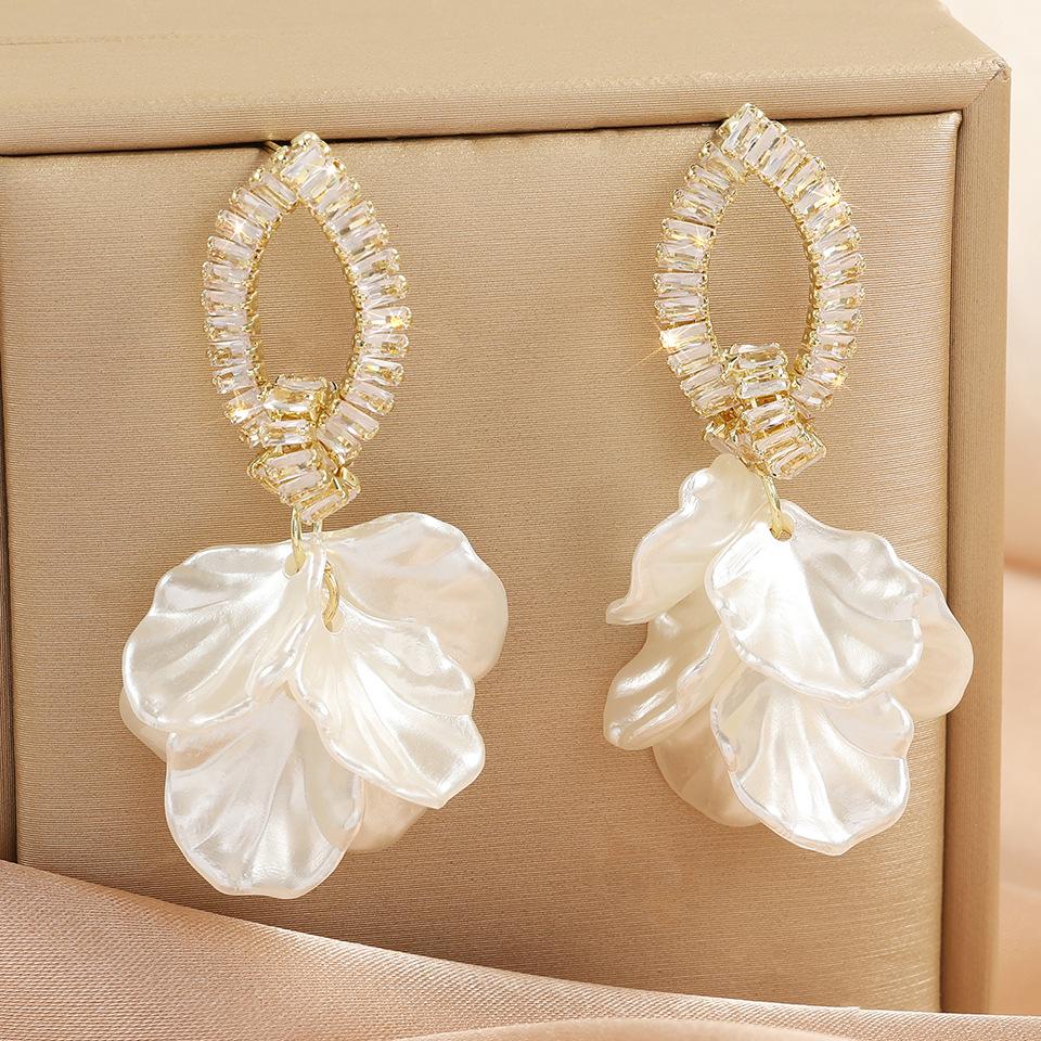 FEEHOW Tassel Seashell Flower Earrings: Women's Niche High-End Jewelry Design
