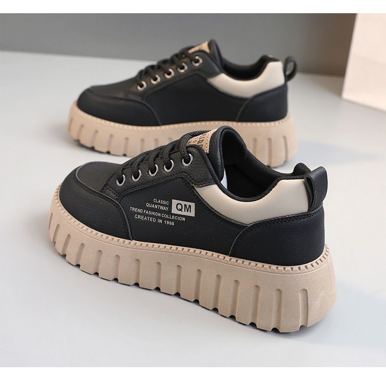XQ229 neue 2025 Frühling und Sommer erhöhende Board-Schuhe Muffinsohle verschleißfest Street-Shooting Trend einfache Damenschuhe Studentenschuhe