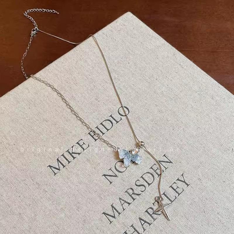 

Super fairy temperament gradual change butterfly necklace women s summer sweet atmosphere niche temperament collarbone chain neck chain