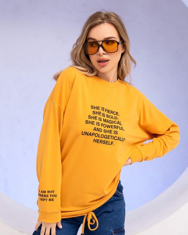 Felpa decorata con scritte ISSA Plus S senape