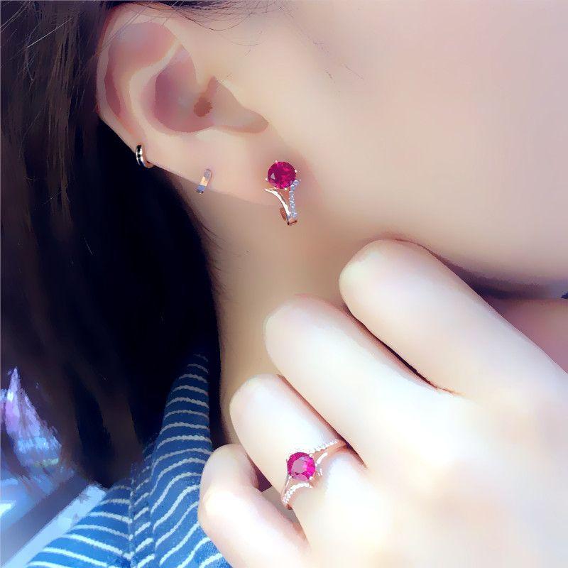 Pure Rose Gold-Plated Women'S Redstone Ear Buckles Are Shiny And Exquisite Diamond-Encrusted Colored Gold Earrings.