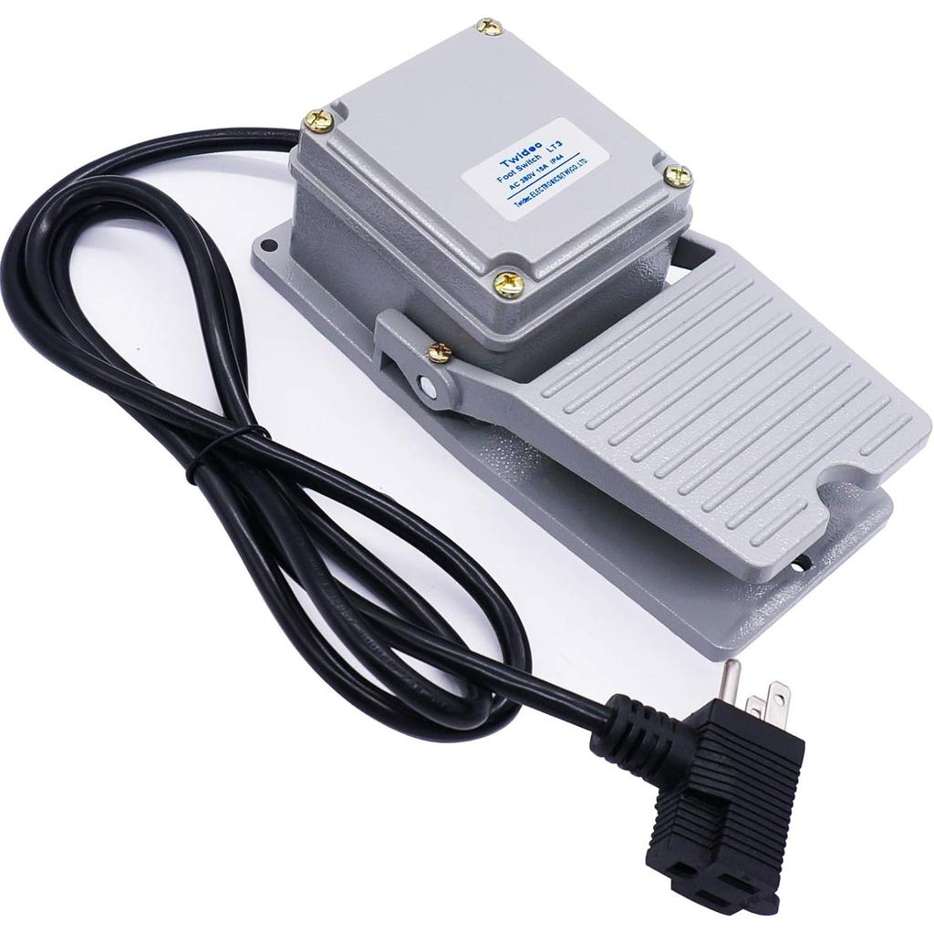 Robuster Fußschalter SPDT NO NC AC 380V 15A Elektrischer Pedal-Momentan-Fußschalter mit 1,5m Kabel und Steckdose (Dreizackiger) LT-3-X