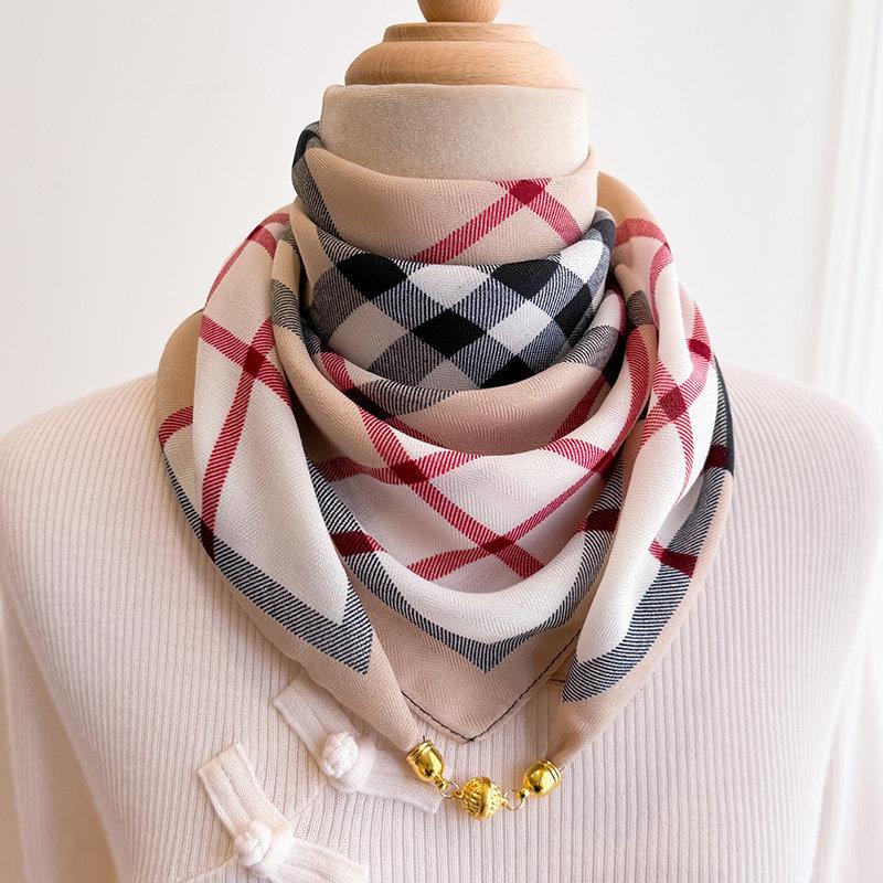 Magnetic buckle triangular small square scarf silk scarf women's spring and autumn summer shirt neck protection scarf thin scarf 71x71