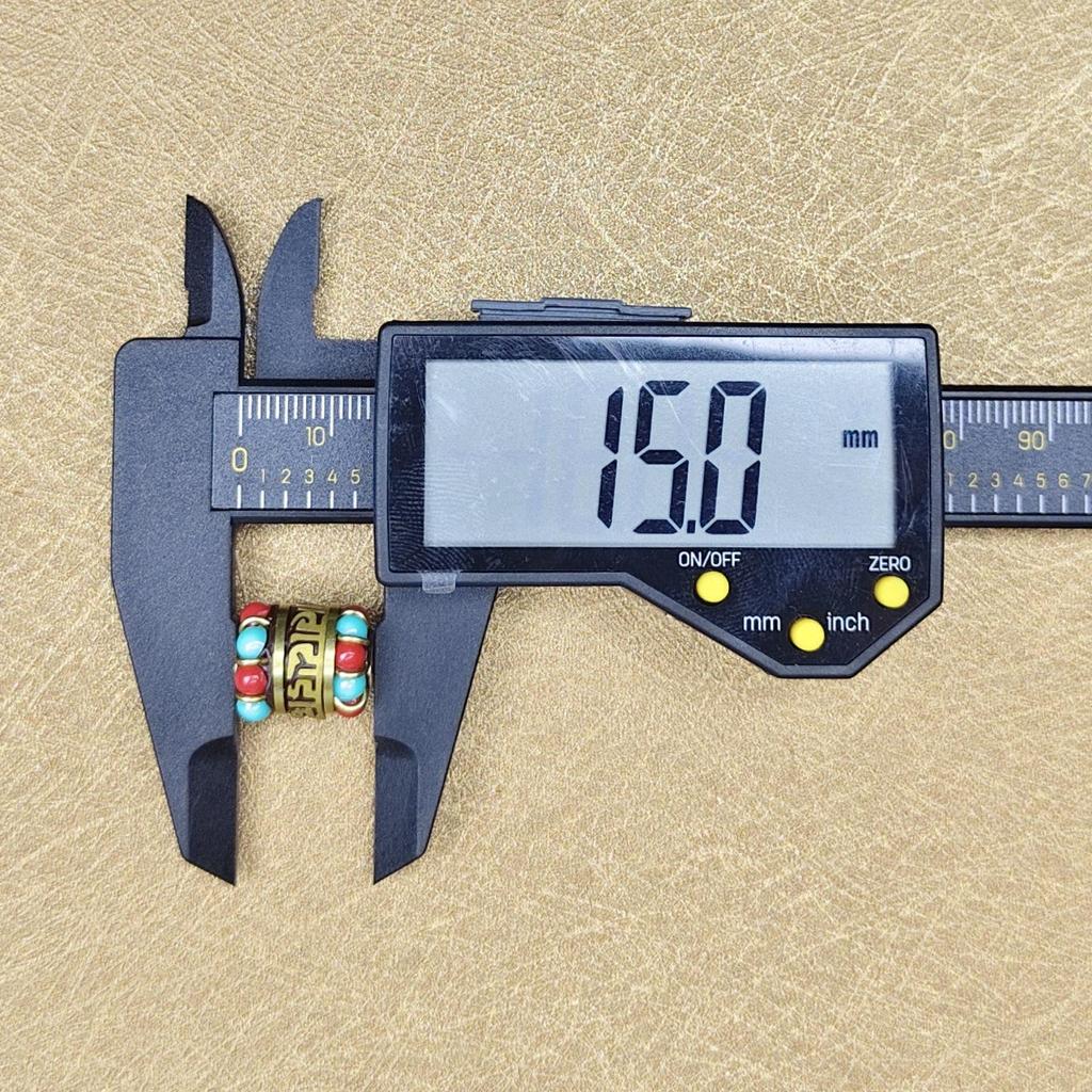 Nepalski Ręcznie Robiony Naszyjnik z Sześciosylabową Mantrą z Mosiężnymi Inkrustowanymi Koralikami