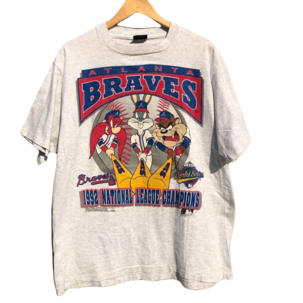 26 Atlanta Braves Looney Tunes T Shirt retro style Unisex Men Women HN0280 Unisex T-Shirt