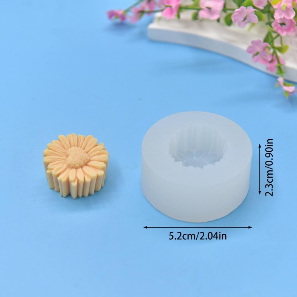 1pc Small Holeless Heart Chrysanthemum Scented Candle Silicone Mold DIY Chrysanthemum Scented Plaster Home Decor Silicone Mold