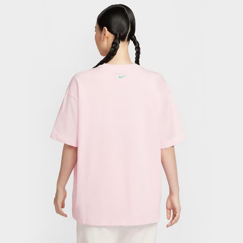 Nike Women s AS NSW Bear Graphic Short Sleeve Tee L
