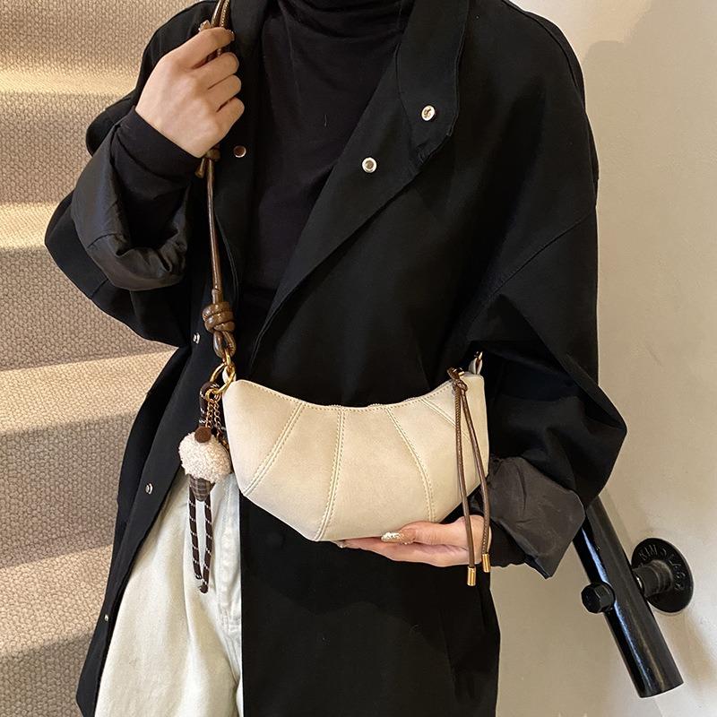 High-end Niche Bag Women's Autumn and Winter Retro New Fashion Messenger Croissant Bag Commuter Dumpling Bag