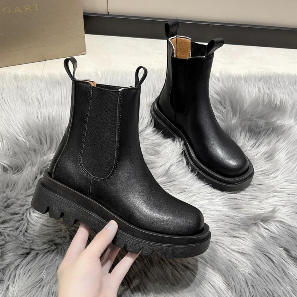 Módní dámské boty Horké luxusní Chelsea boty se silnou podrážkou Dámské ploché ležérní boty Vysoce kvalitní módní obuv pro ženy Zapatos De Mujer