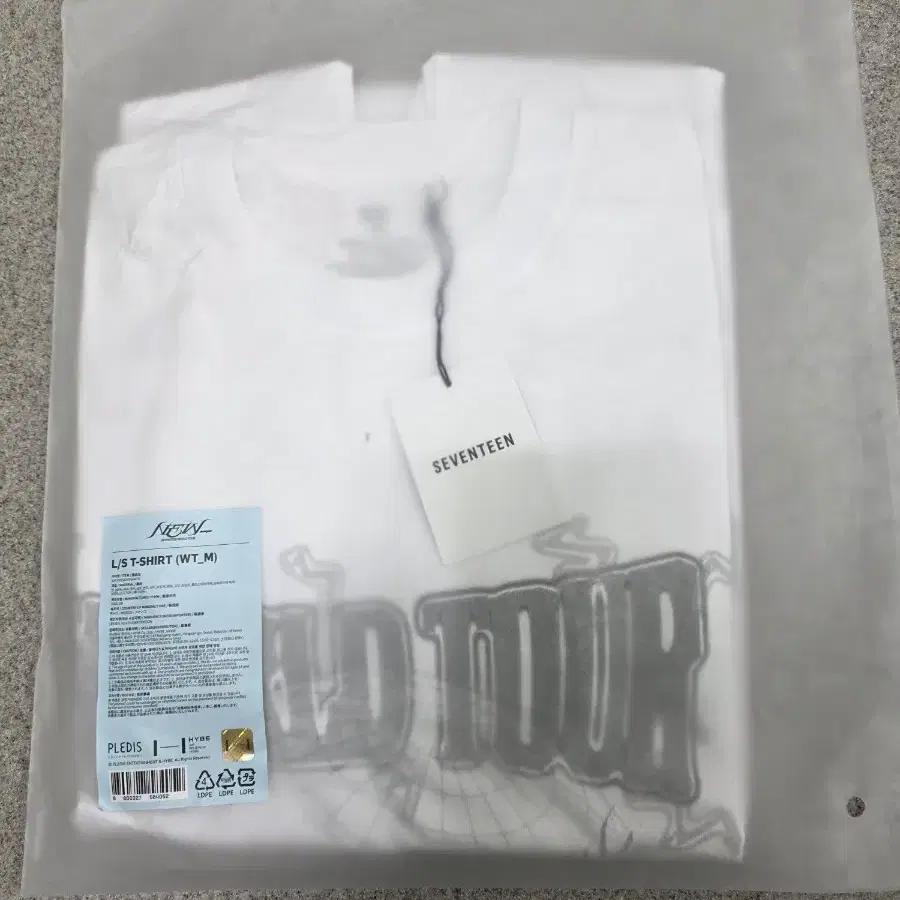 SEVENTEEN NEW_ WORLD TOUR ENCORE Long Sleeve T-shirt (M)