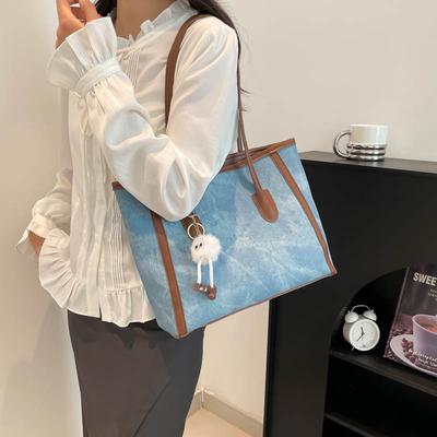 Premium Texture Handbag 2025 New Trend Simple Shoulder Bag Large Capacity Leisure Commuter Tote Bag