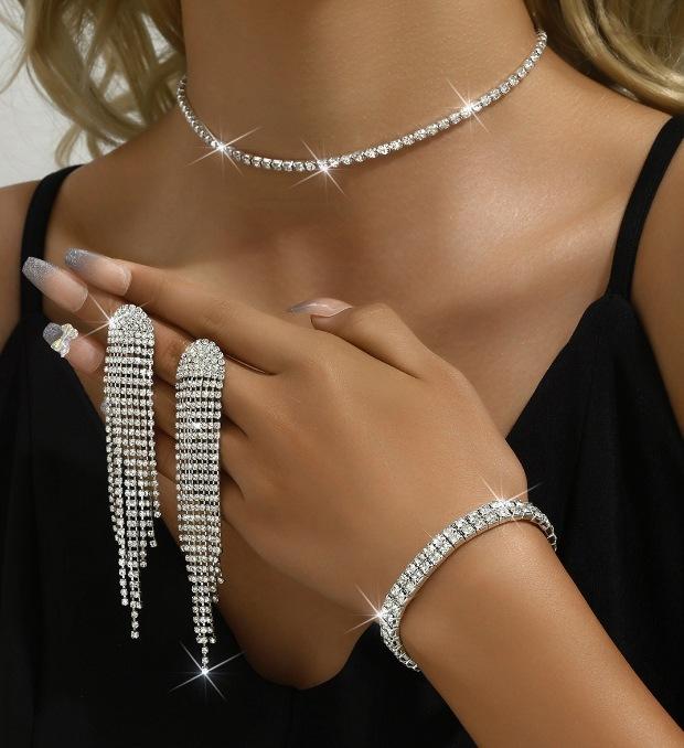 Jewelry Set Premium Three-piece Set Chain Accessories Necklace Stud Earrings Bracelet Fashion Versatile Dress Accessories