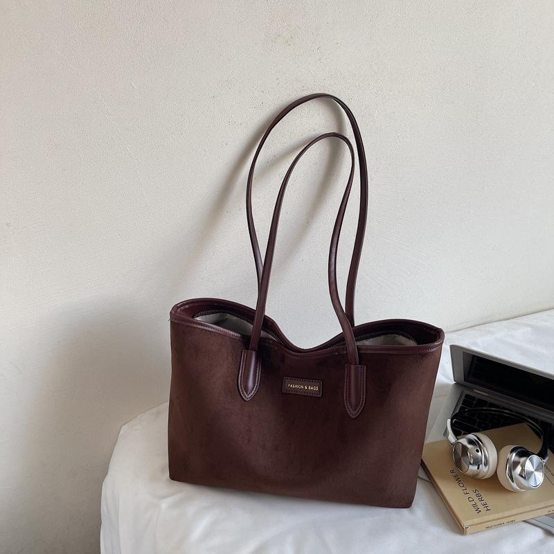 Large Capacity Suede Bag Women's Autumn and Winter 2025 New Versatile Shoulder Bag Casual Work Commuter Tote Bag