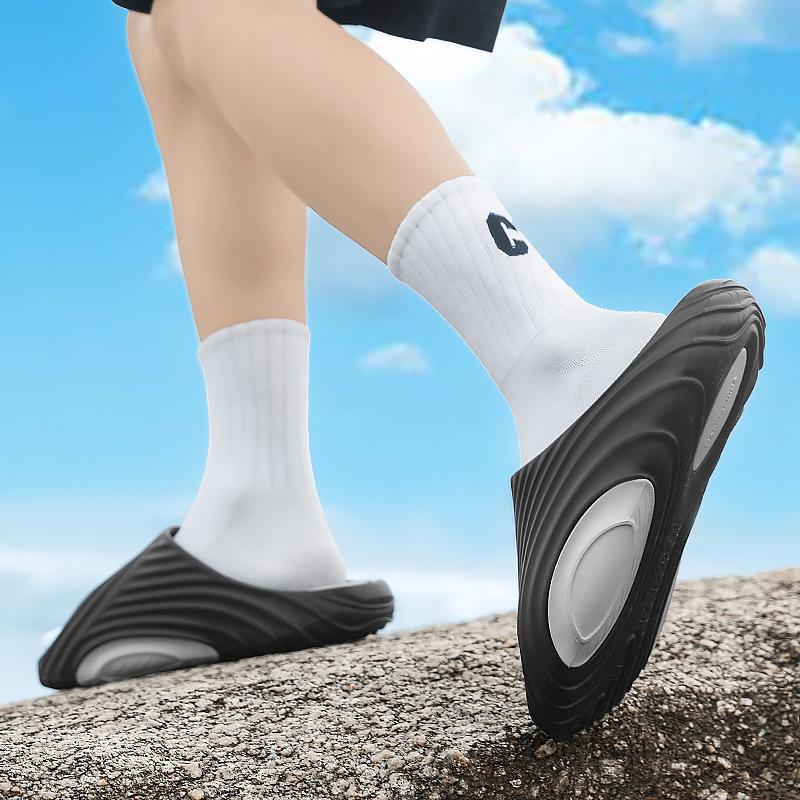 Slippers Men's 2025 New Summer Youth Personality Stepping On Shit Feeling Non-slip Outdoor Sports Seaside Beach One-word Drag